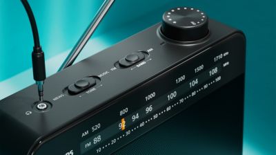 Simple controls. Large volume dial