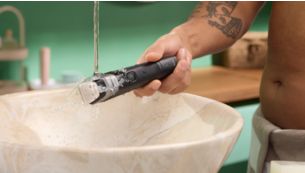 100&nbsp;% &eacute;tanche pour un rasage pratique, sur peau s&egrave;che ou humide