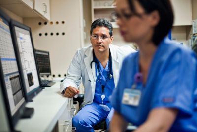 Cardiologists analyzing echocardiography images using Philips Ultrasound Workspace