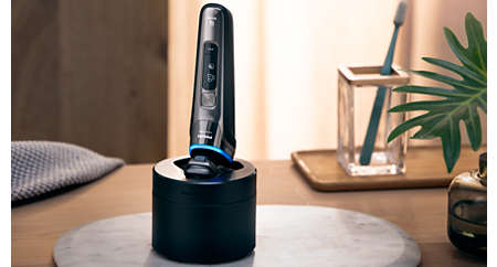 Shaver series 9000 Wet & Dry electric shaver with SkinIQ S9985/50