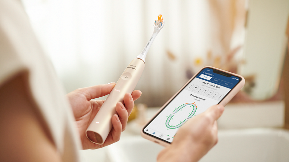 Prestige 9900 Power Toothbrush with SenseIQ HX9990/13 | Sonicare Prestige 9900 Power Toothbrush with SenseIQ HX9990/13 | Sonicare