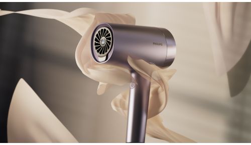 Wygodna stylizacja dzięki redukcji wagi suszarki o 20%**