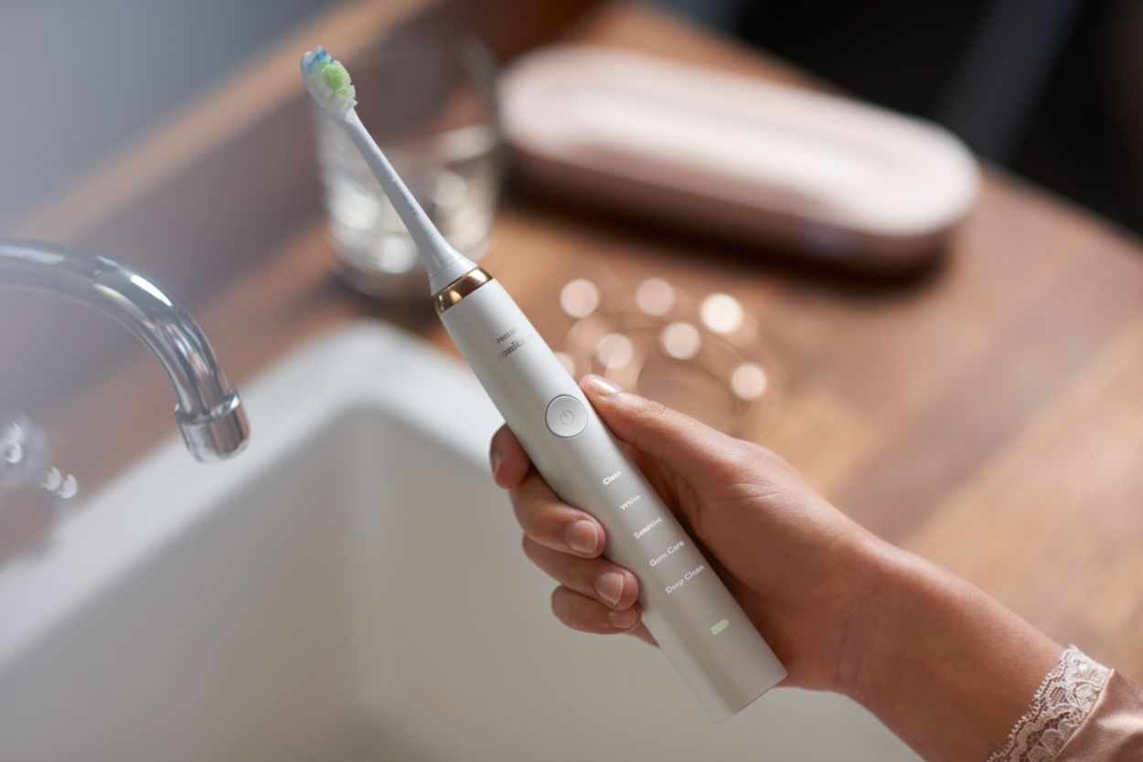 DiamondClean Sonic electric toothbrush HX9392/96 | Sonicare