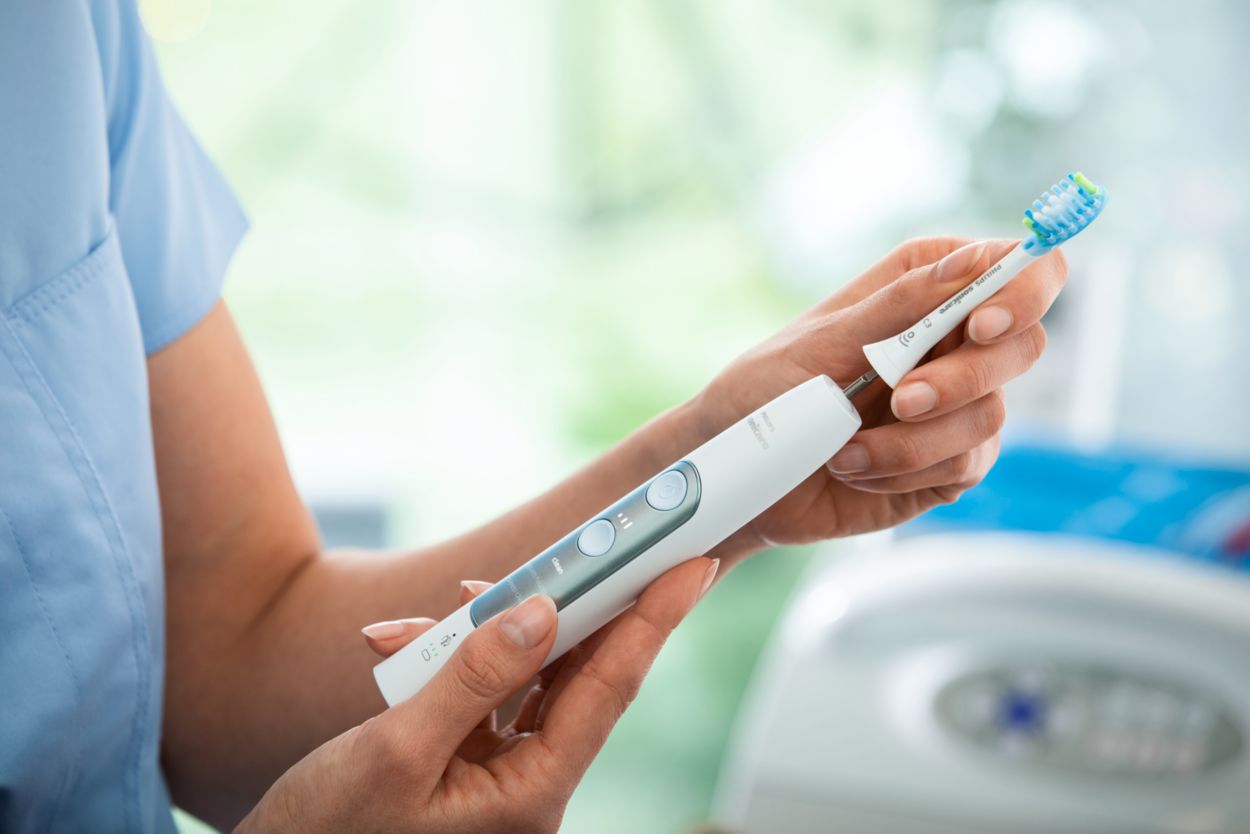 ExpertClean 7400 Rechargeable toothbrush - Trial NOT FOR RESALE