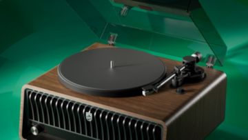 Gramofon na jermenski pogon z 2 hitrostma