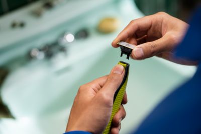 Blade that doesn't become blunt easily