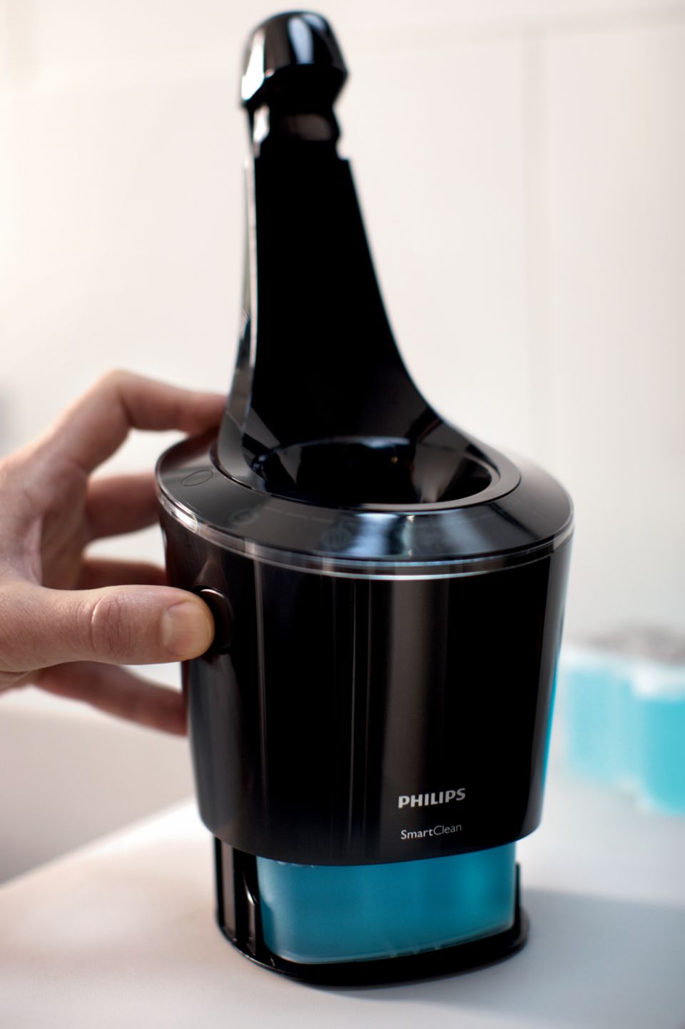 Shaver series 8000 Wet and dry electric shaver S8950/90 | Philips