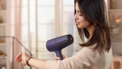 20 %*** greitesnis džiovinimas galingu 2300 W oro srautu