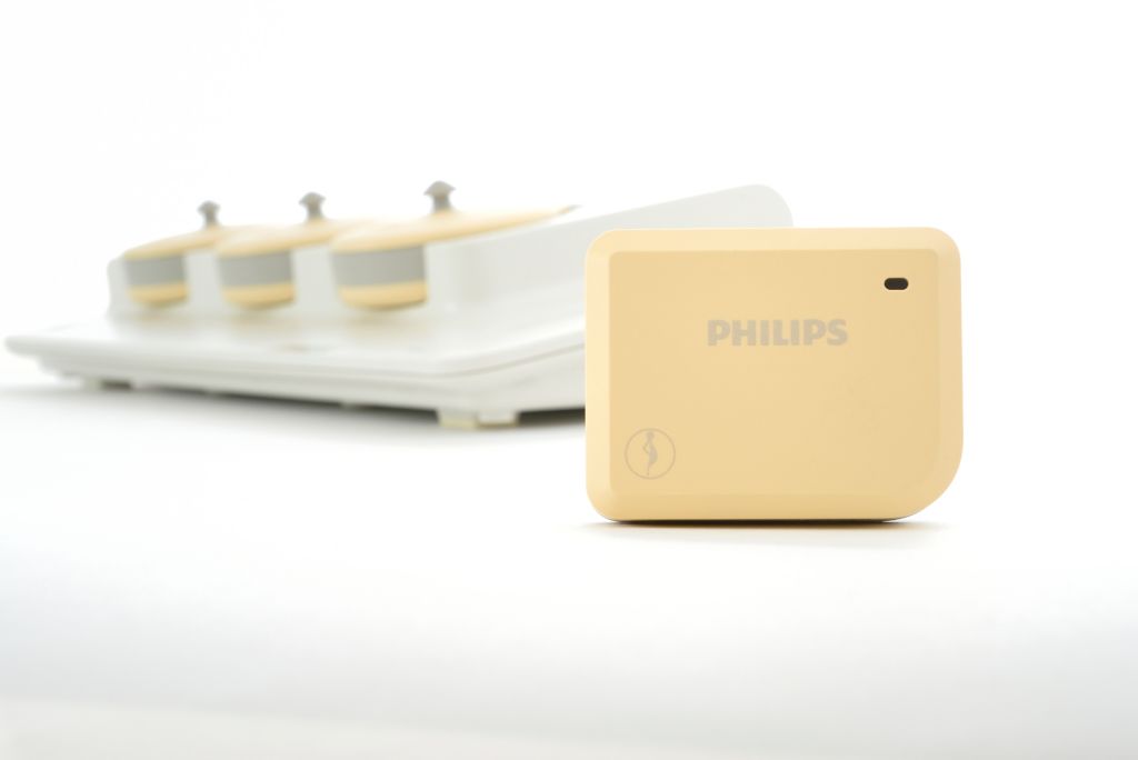 Avalon fetal & maternal pod with charging station