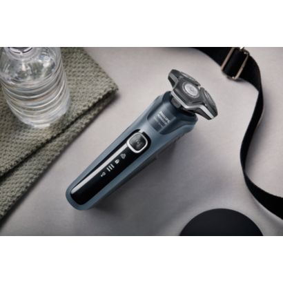 Norelco Shaver Series 5000 Wet & Dry electric shaver S5880/81