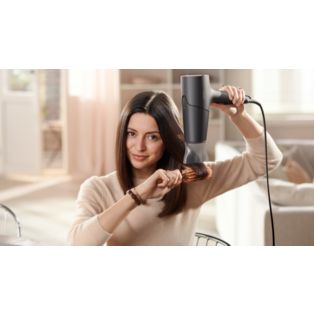 Seria 5000 Suszarka do włosów z technologią ThermoShield