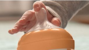 Tétée naturelle avec tétine imitant la forme du sein