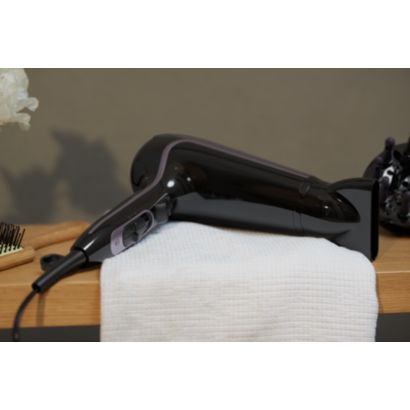 Aktiivne kuumakaitse kuni 22% säravamateks juusteks*.