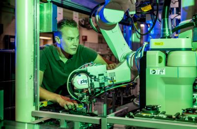 Automatisering van productierobotica;