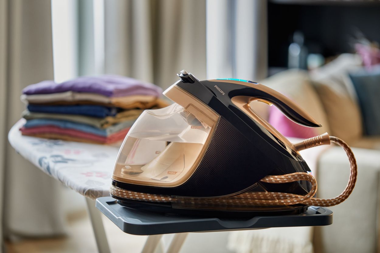 PerfectCare Elite Plus Steam generator iron GC9682/86