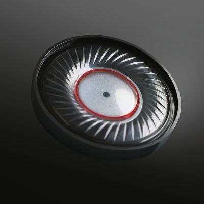 Optimised 40-mm neodymium drivers for high-fidelity sound