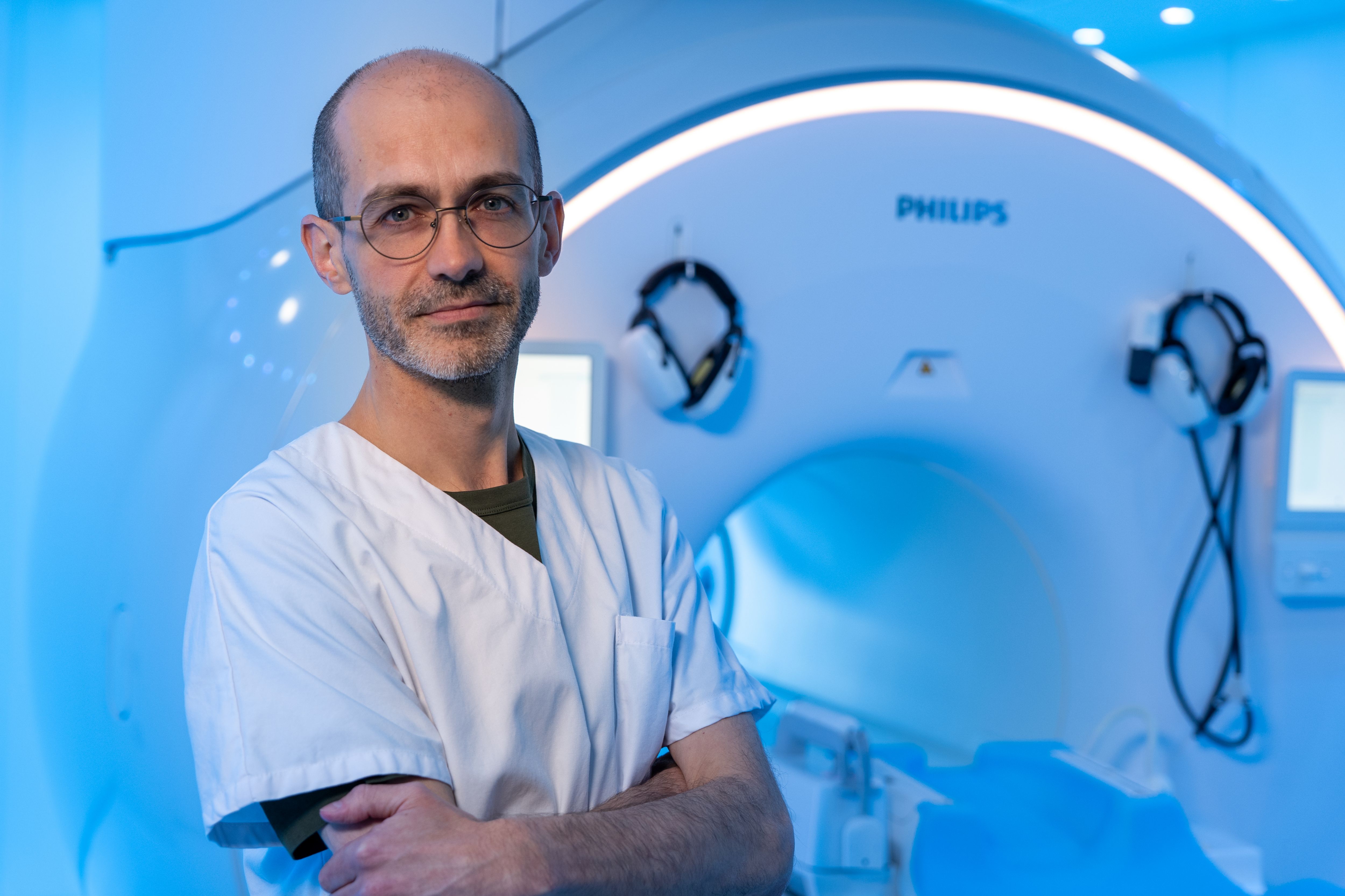 Philips BlueSeal MRI at the IMANEO Group, Montpellier, France with Dr. Marie-Caroline Mas