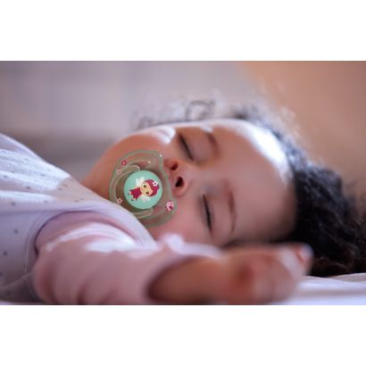 Reaguje na každodenní požadavky dítěte na pohodlí