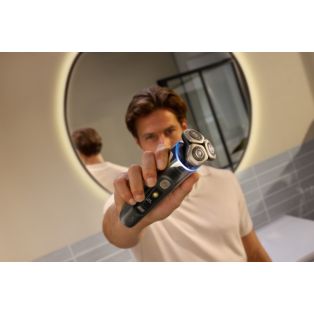 i9000 Prestige Ultra Wet & Dry Electric Shaver with SkinIQ Pro