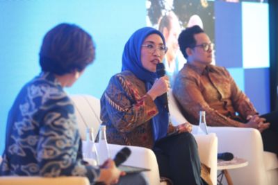Astri Ramayanti Dharmawan sharing her views on digital health