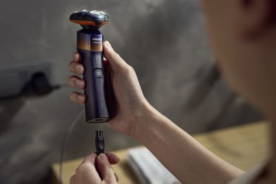 Carga de 1&nbsp;hora para 50&nbsp;minutos de afeitado, carga rápida de 5&nbsp;minutos