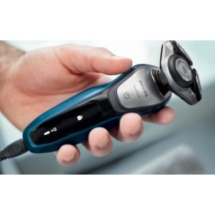 AquaTouch Wet and dry electric shaver