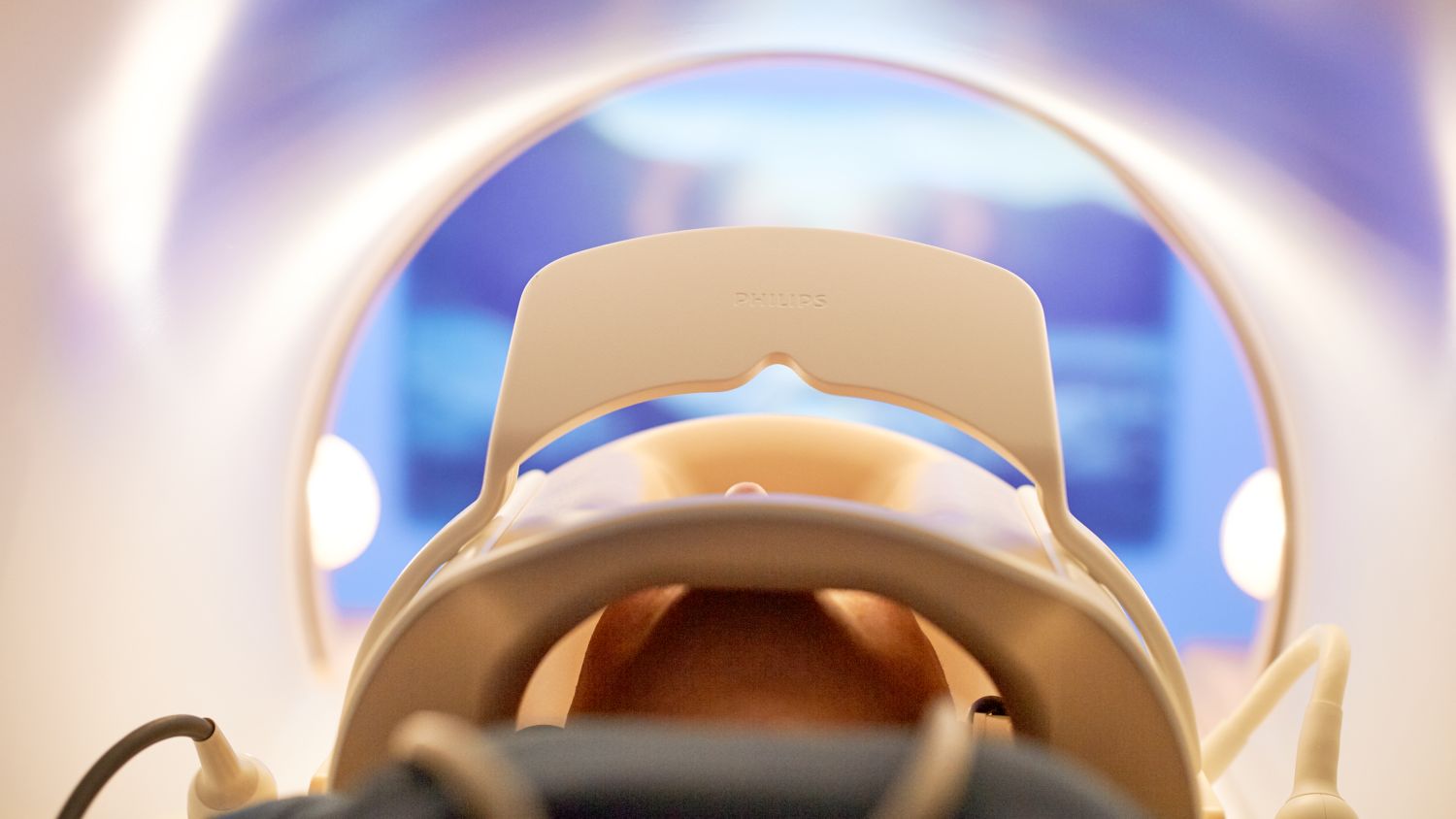 Patient in scanner, In-bore Connect 