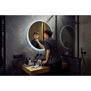 Close shave. Extra skin protection*