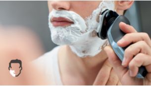 Get a comfortable dry or refreshing wet shave with Aquatec