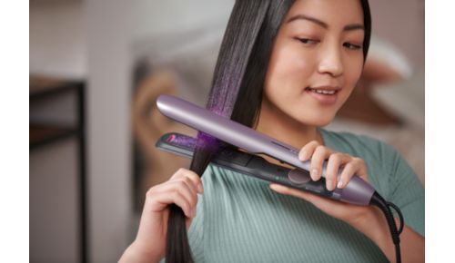 Dvojnásobná ionizační péče*** pro lesklé vlasy bez zacuchání