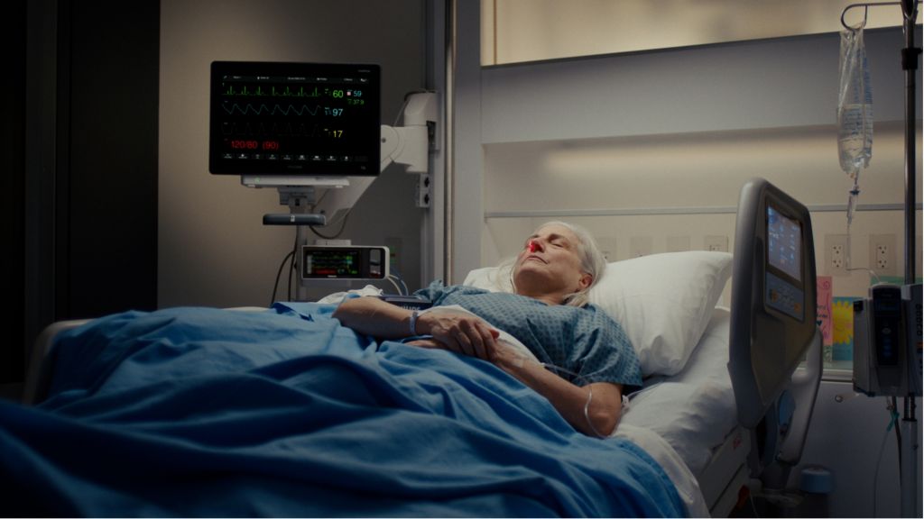 The patient recovers in the ICU as the X3 continues to provide monitoring and Capsule MDIP captures other bedside device data.