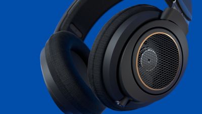 Дизайн с отворен гръб. Просторен звук