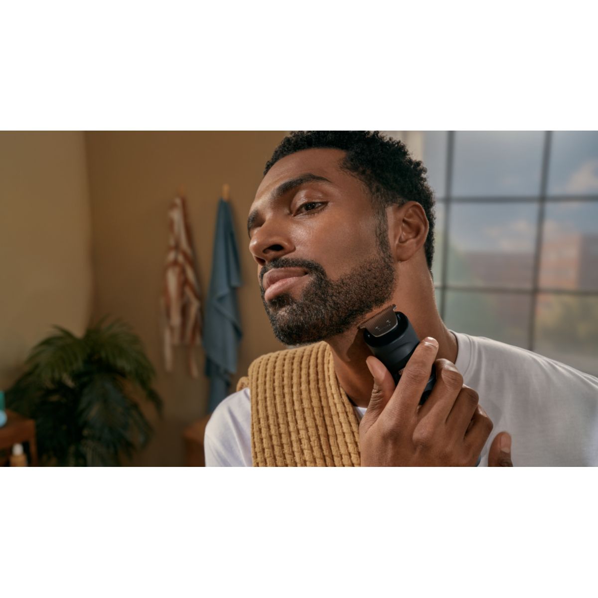 Norelco Beard Trimmer 7000 Series Beard styling with hair collector - thumbnail 6