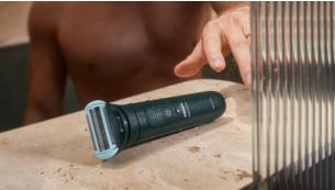 100 % étanche pour un rasage pratique, sur peau sèche ou humide