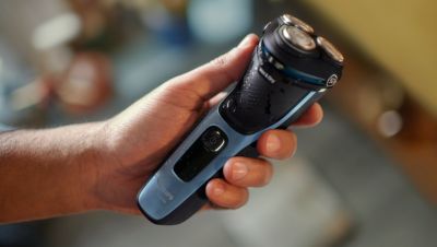 Anti-slip grip for a secure shave