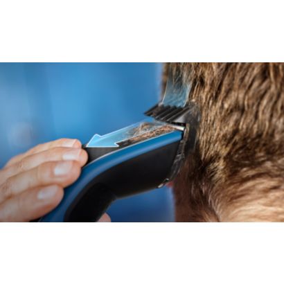 Une coupe de cheveux rapide et uniforme