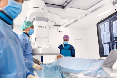 Philips Azurion mit FlexArm in Betrieb

