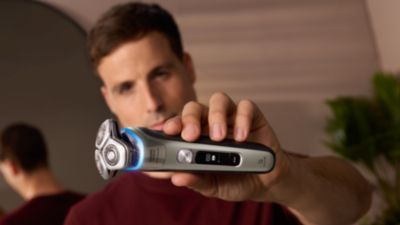 Norelco i9000 Prestige Wet&Dry Electric Shaver with SenseIQ - thumbnail 10