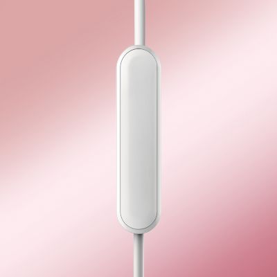 Built-in mic switches from music to phone calls