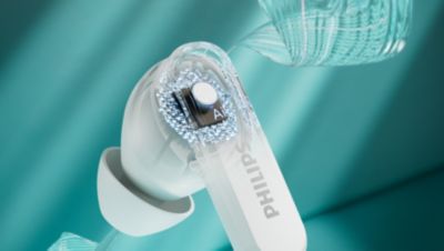 4 mic technology. Clearer calls, even in crowded places