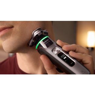 i9000 Prestige Wet & Dry -sähköparranajokone, jossa SkinIQ