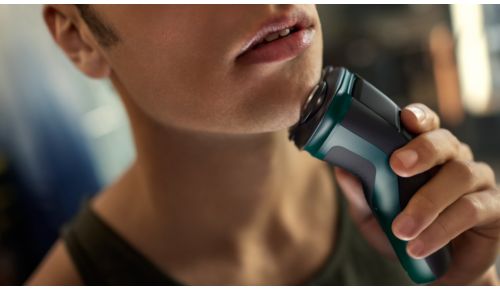 Le testine 4D Flex seguono il contorno del viso per una rasatura confortevole