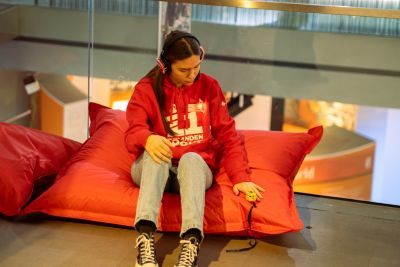 Bezoeker bij Philips HealthLab
