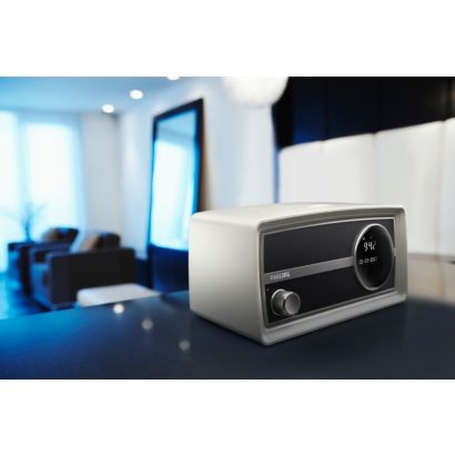 Ελέγξτε ασύρματα το ρετρό μίνι ραδιόφωνο