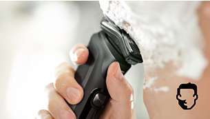 Choose a convenient dry or refreshing wet shave