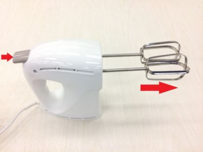 Remoção dos batedores/misturadores de massa da batedeira Philips