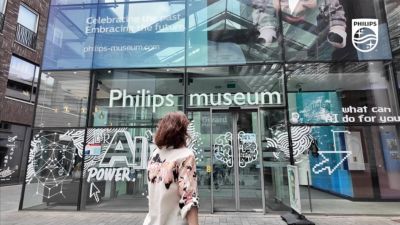 Olga Coolen at brAInpower exhibition