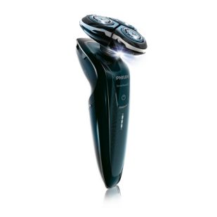 Wet and dry electric shaver