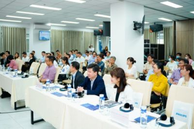 Các bác sĩ tham dự hội thảo chẩn đoán hình ảnh tim mạch với sự góp mặt của 80 đại biểu