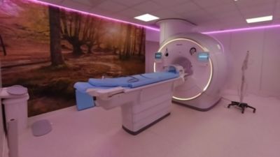 Equipo de resonancia magnética Philips con tecnología BlueSeal